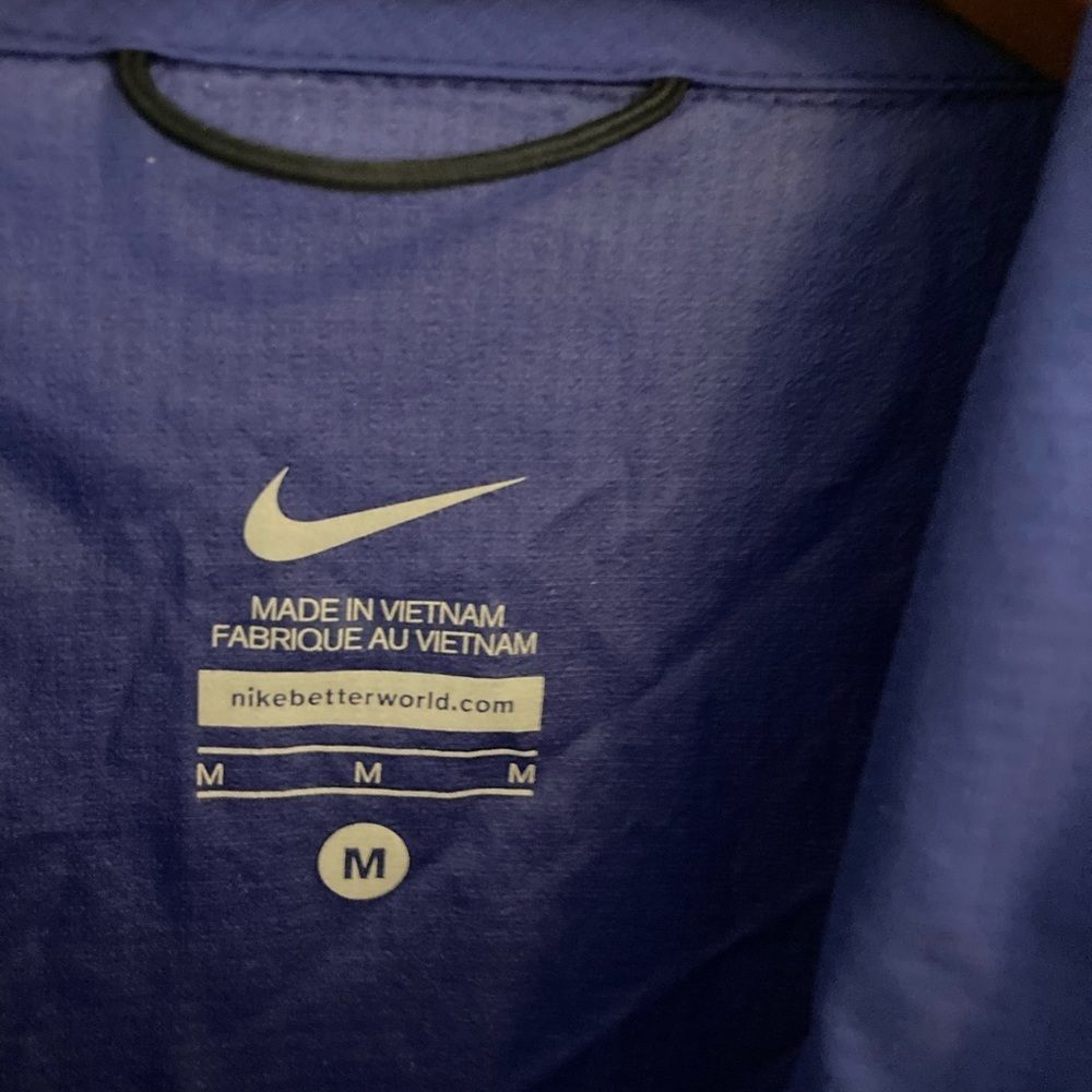 Nike blue windbreaker - Picture 3 of 3